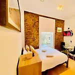One Bed Studio Apartment In Central London