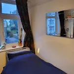 Very Bright & Cosy Little Bedroom