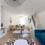 Impressive And Gorgeous Kensington Family Home