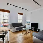 3 Bedroom Prime Angel Location