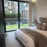 One Bed Apartment In Central London