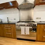 Fantastic Spacious Garden Flat With Own Private Entrance