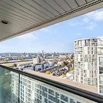 Docklands Cozy View Apartment