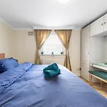 Apartment In Baker Street
