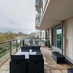 Central 2Bd Flat W River View Balcony - Vauxhall!