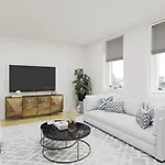 Exceptional Location And Top Floor Lovely 2 Bed Sleeps 6