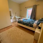 2 Bedroom Flat In Leicester Square