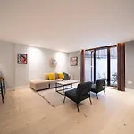 Stylish 1Br - Bright & Large Living Area W/ Patio