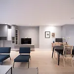Stylish 1Br - Bright & Large Living Area W/ Patio