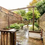 Beautiful Two-Bed Abode Near King Cross