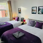 2 Bedrooms House Near Central London