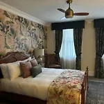 The Clerk & Well Pub And Rooms