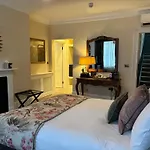 The Clerk & Well Pub And Rooms