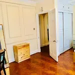 Mayfair Hyde Park Apartment