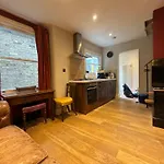 Absolute Clapham