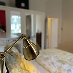 10 Min To The Heart Of London - Zone 2 - Charming 2 Bed Apartment