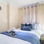 Chic 3-Bed Mews Townhouse St John\'S Wood With Free Wifi