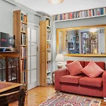 Parea Living - Cosy 1-Bed Artistic Flat At Newington Green