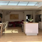 Luxury 4 Bedroom House In London Featured On Tv
