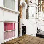 Spacious Clapham Junction Apartment