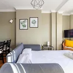 Bright And Cosy Apartment In South London