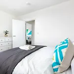 Modern 2Bd Flat In Canary Wharf With City And River Views