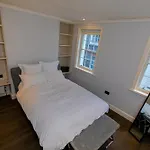 Entire Knightsbridge Mews House