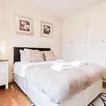 Gorgeous 2-Bedroom London Apartment