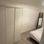 One Bedroom Flat Near Vauxhall Train Station London