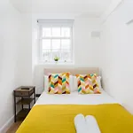 City Centre One Bedroom Apartment Next To Station, Newly Renovated