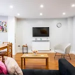 Spacious Clapham Junction Apartment