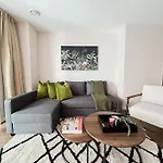 Stylish Urban Sanctuary With Parking