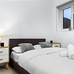 Holiday Home Near Kings Cross Sleep 12 Sp7