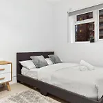 Holiday Home Near Kings Cross Sleep 12 Sp7