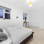 Holiday Home Near Kings Cross Sleep 12 Sp7