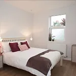 Beautiful 2-Bed Apartment In London
