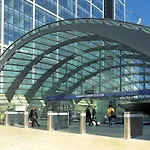 Large 2 Bed Apartment With High Rise View London Canary Wharf