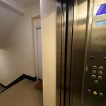 Shepherds Bush Superior Apartment, Center London!