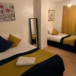 London Stratford 4 Bedrooms Apartment