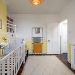 Joivy Stylish 2-Bed House With Private Garden In Hackney