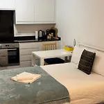 Cosmopolitan Comfort Private Bedrooms In Euston 106