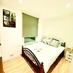 One Bedroom Flat Queen\'S Park Station Central London