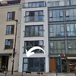 Modern Studio Flat Near Highbury & Islington Station