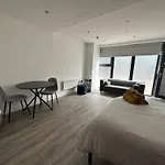 Modern Studio Flat Near Highbury & Islington Station