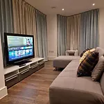 Charming & Large 1-Bedroom In The Heart Of London