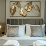 Large Stylish City Apartment