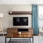 Stunning 2 Bedroom Apartment
