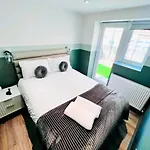 London 43 Ensuite Room Look Like Hotel Top Locations