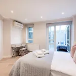 Beautiful 2-Bed Flat-Hosted By Sweetstay