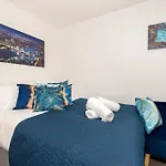 Cozy Ground-Floor Studio, Excellent City Access